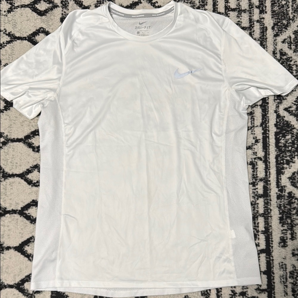 Nike White Short Sleeve Tee